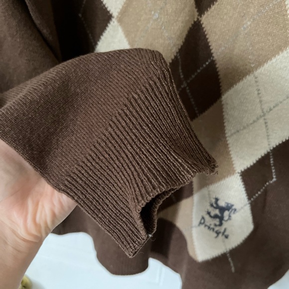 Pringle Sports Scotland V Neck Centre Argyle Lambswool Jumper in Brown - Picture 4 of 10
